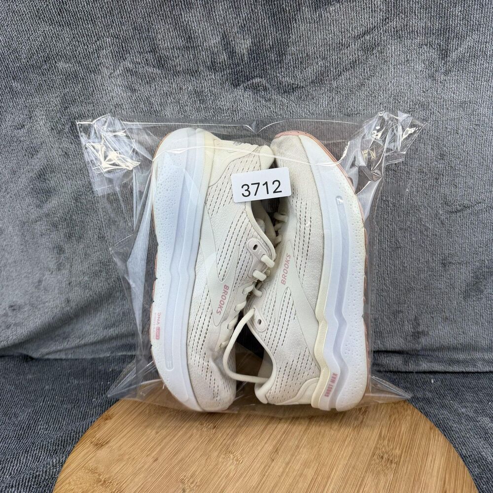 Brooks Ghost Max 2 Shoes Womens Size 8 White Mesh Running Sneakers 1204201B190 - Picture 12 of 12
